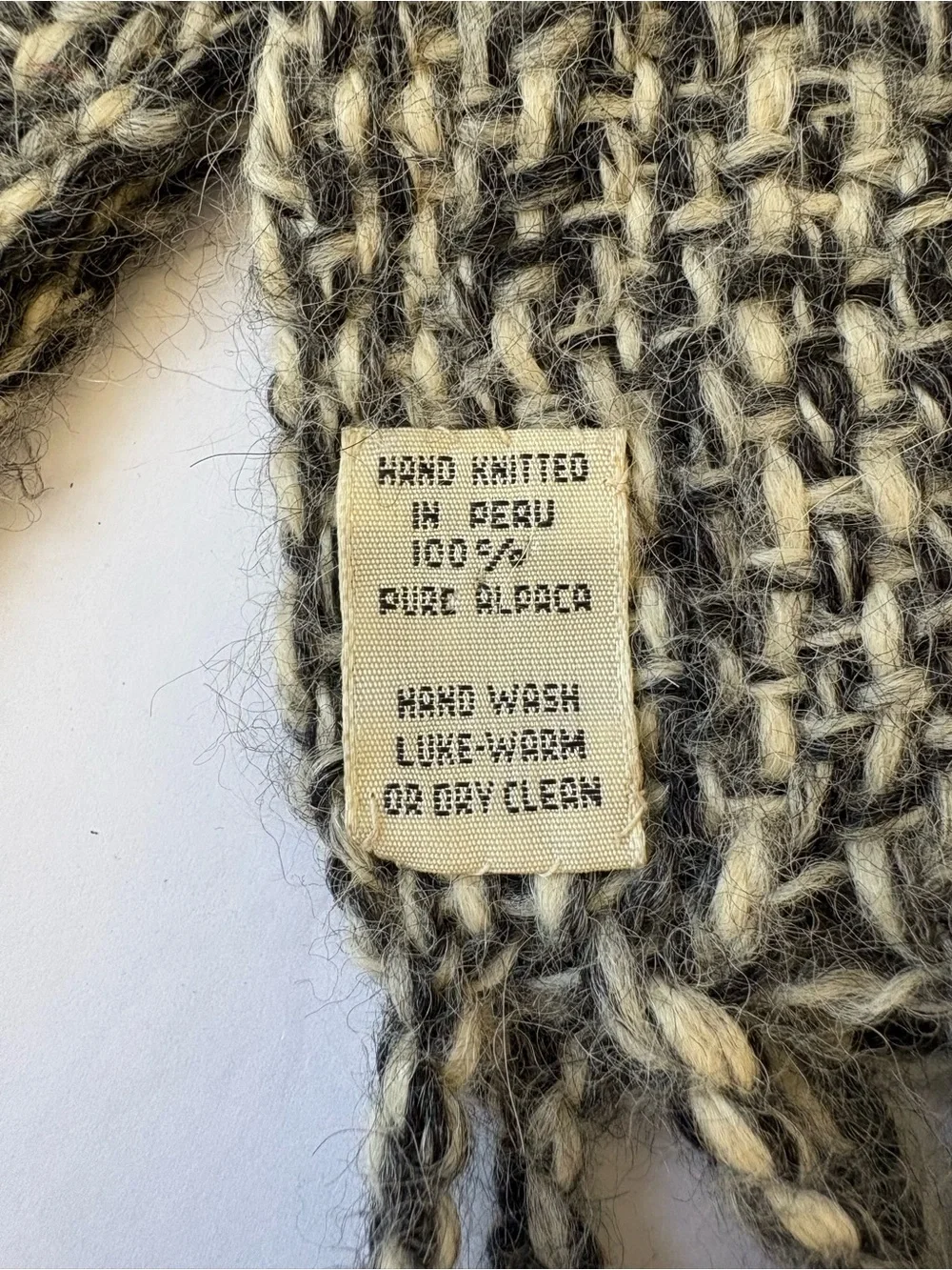 Hand Knitted In Peru 100% Pure Alpaca Black White Scarf Soft Super Warm Fringe